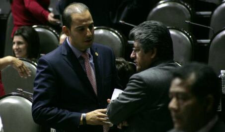 PAN y PRD piden a Peña Nieto reprogramar su visita a EU