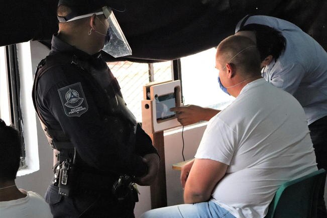 En contingencia, presos podrán comunicarse por videollamadas