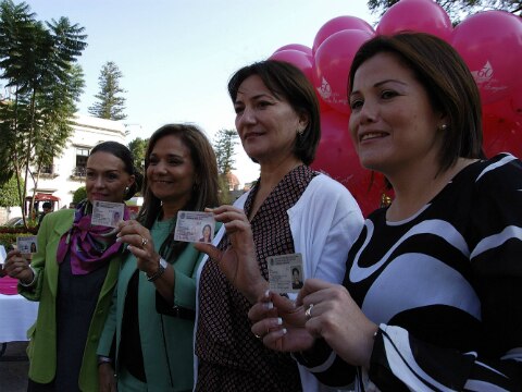 Destacan labor femenina en política