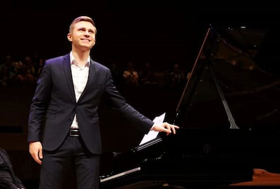 A disfrutar con Dmytro Choni y la OFEQ