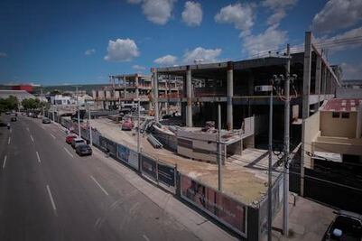 Reanudan construcción de Latitud La Victoria