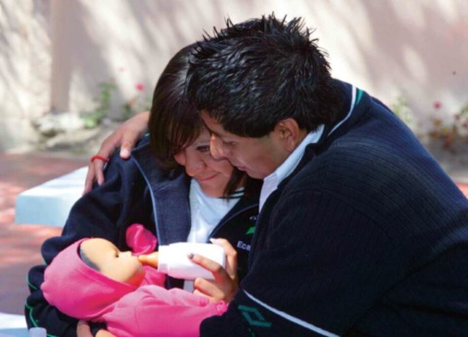 Sejuve brinda curso sobre el embarazo