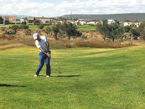 Locales dominan en El Campanario