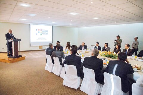 Firma Aguilar Vega agenda de compromisos ciudadanos