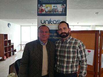 ...Y apoyando en las aulas