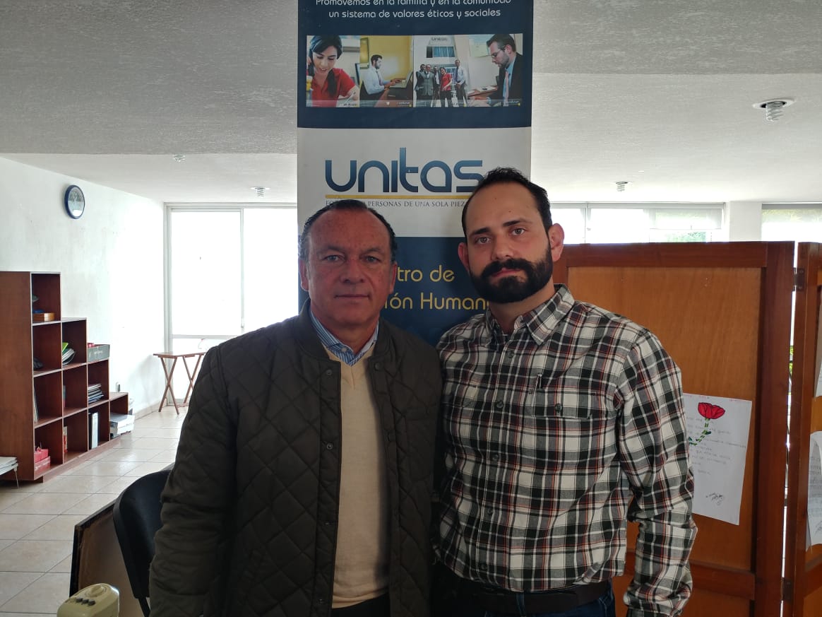 ...Y apoyando en las aulas