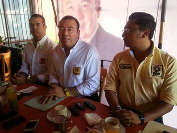 Presenta Camacho su propuesta ecológica