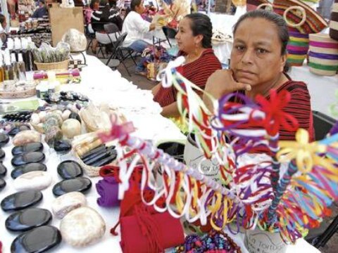 Pretenden reconocer a indígenas destacados