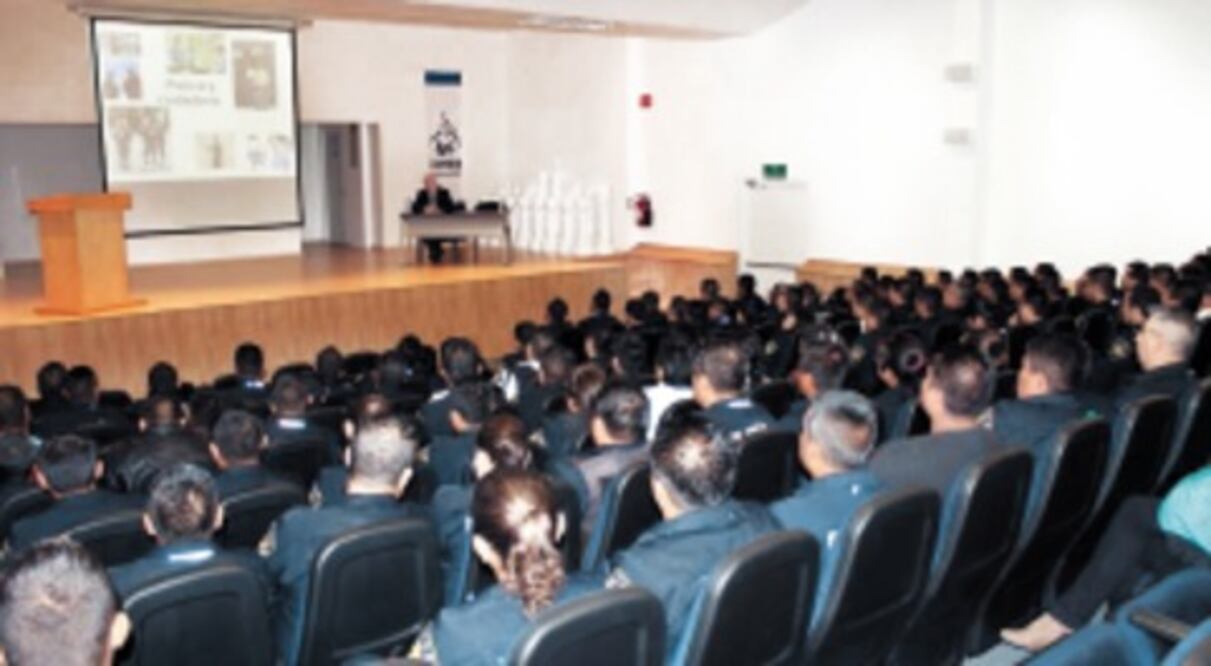 Avalan profesionalismo de la policía queretana