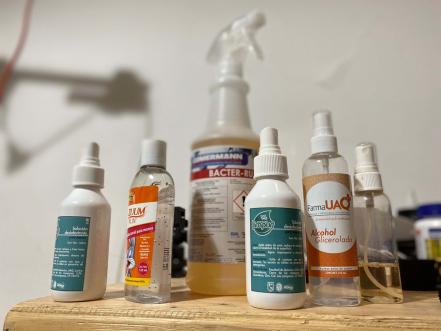 Sanitizar productos. El virus puede vivir hasta 14 horas en el refrigerador