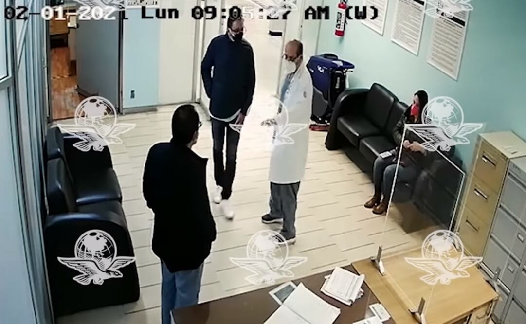 Separan a director de hospital del IMSS por acusaciones de vacunar a su hijo contra Covid-19