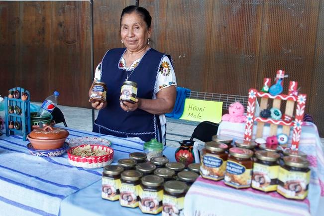 #NuestrasHistorias Por tradición familiar cocina mole artesanal