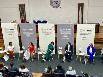 Candidatas y candidato al Senado debaten y se sacan "los trapitos al sol"