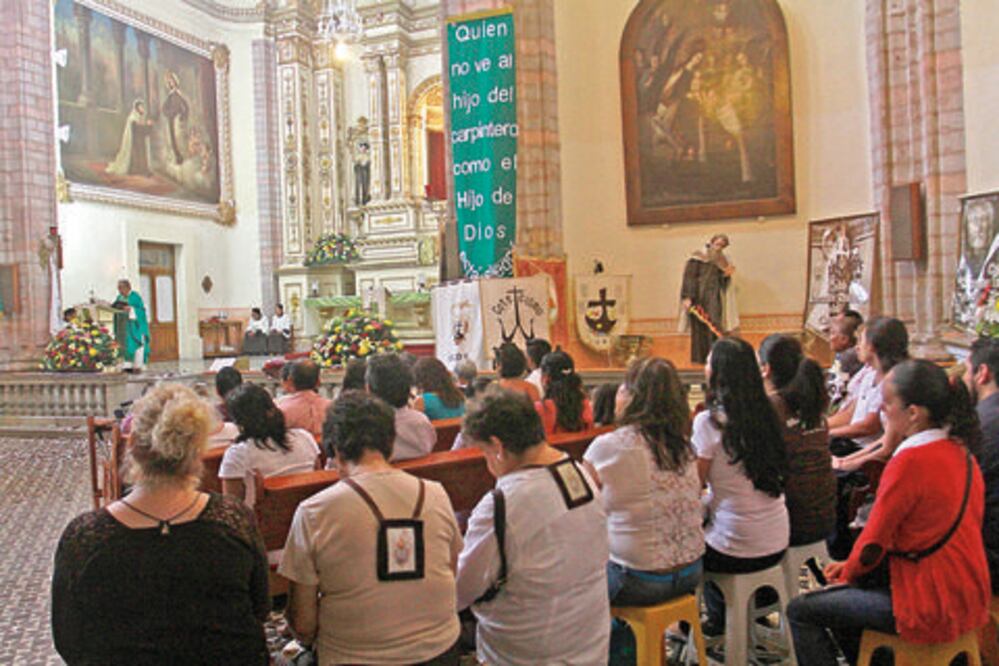 Inician fiestas de la Virgen del Carmen en la capital