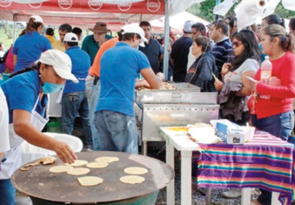 Degustan nieve y barbacoa