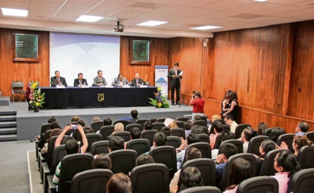 Discuten tema de municipalidad