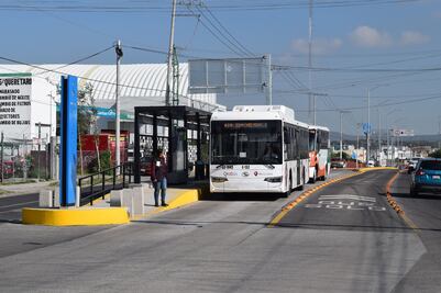 Construyen nuevos paraderos para el transporte público