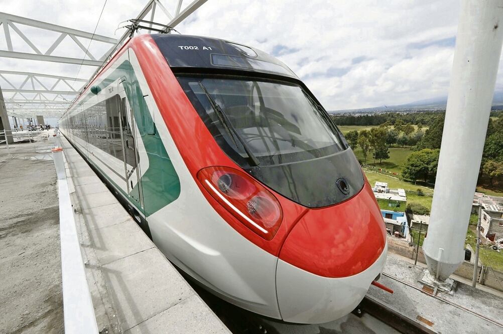 AMLO dejará listos los permisos  para tren de pasajeros
