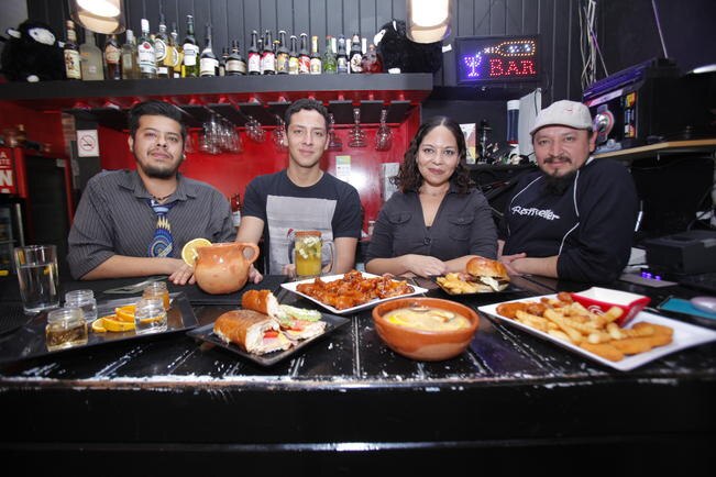 Oveja Negra lleva hasta tu mesa una amplia variedad de platillos para acompañar los elixires (FOTOS: RICARDO LUGO. EL UNIVERSAL)