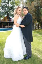 Yolanda y Héctor contraen nupcias