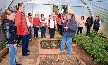 Llevan servicios de DIF Móvil a comunidades de Huimilpan