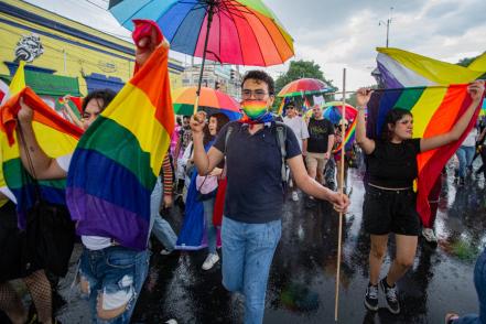 A pesar de la lluvia, Querétaro se pintó con los colores del arcoíris 