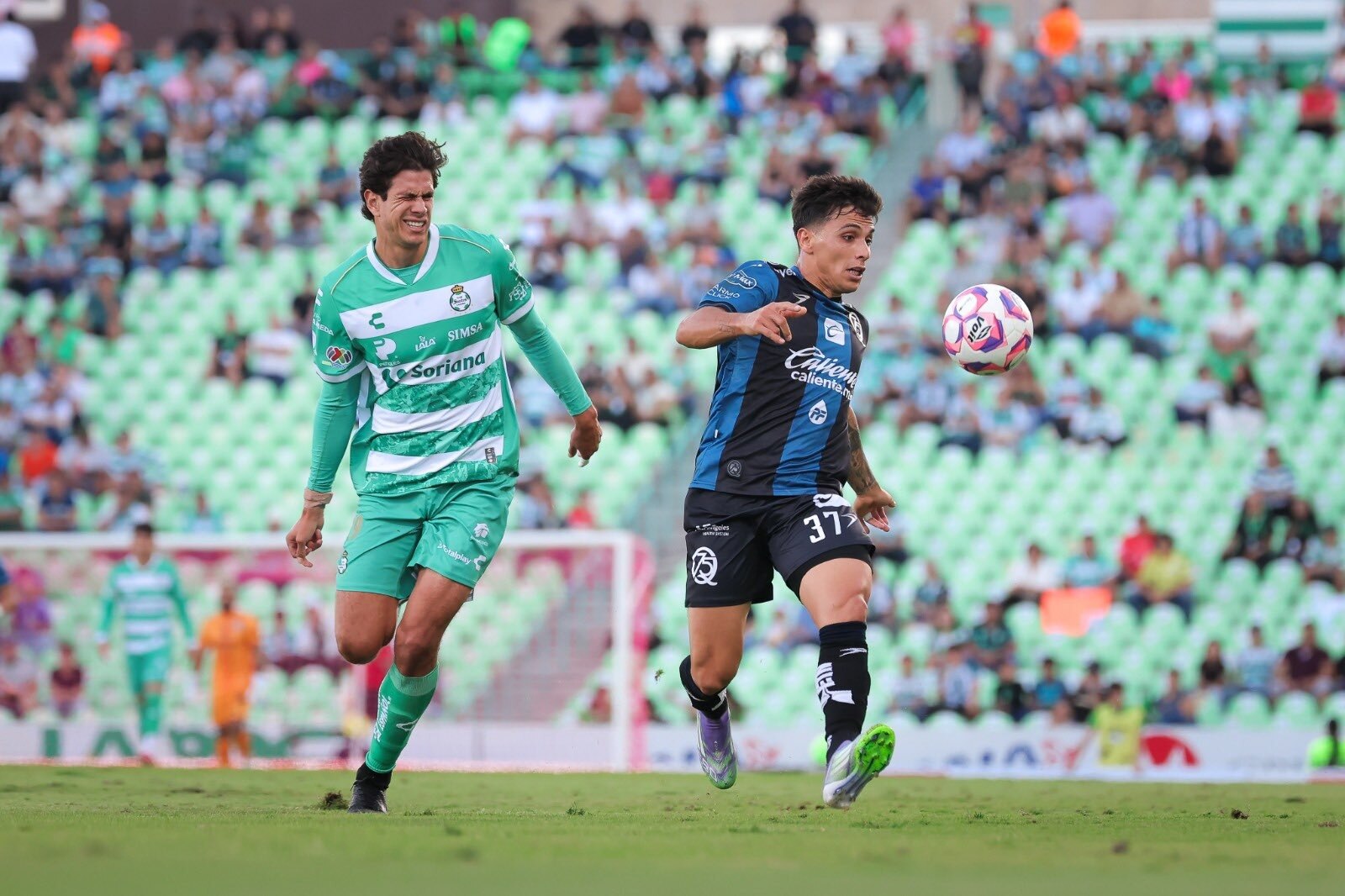 Gallos cae en su visita a la Laguna