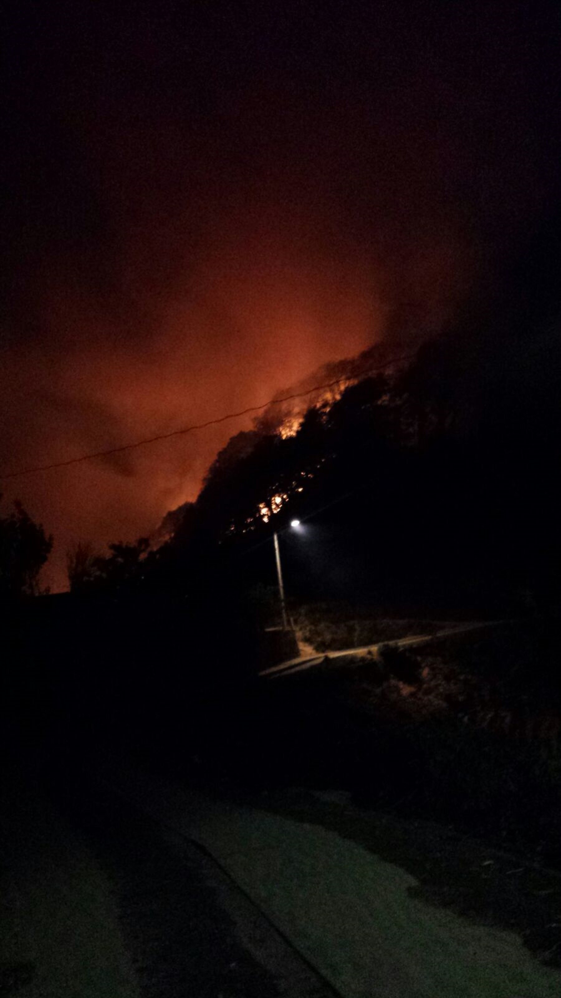 Fuerte incendio en Cadereyta de Montes
