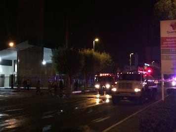 Fuego en gasolinera de Constituyentes