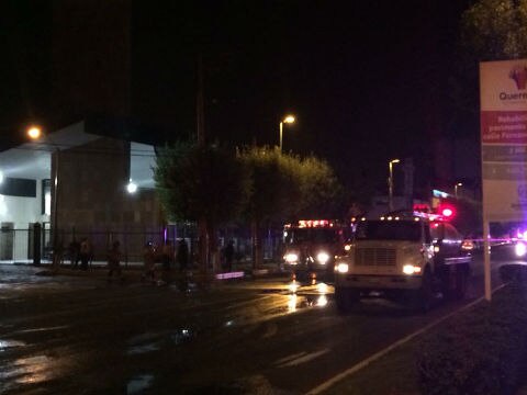 Fuego en gasolinera de Constituyentes