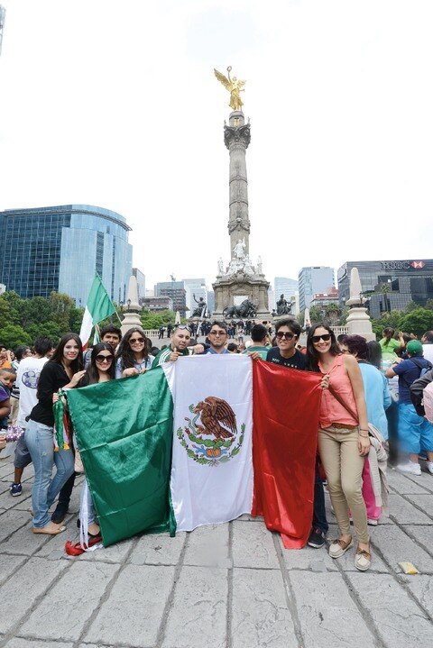 Concretar o perder, en futbol y economía