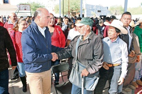 Entregan dos centros de salud en la Sierra