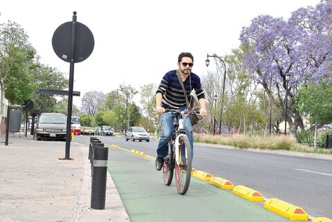 Si viaja en bicicleta, también asegúrese