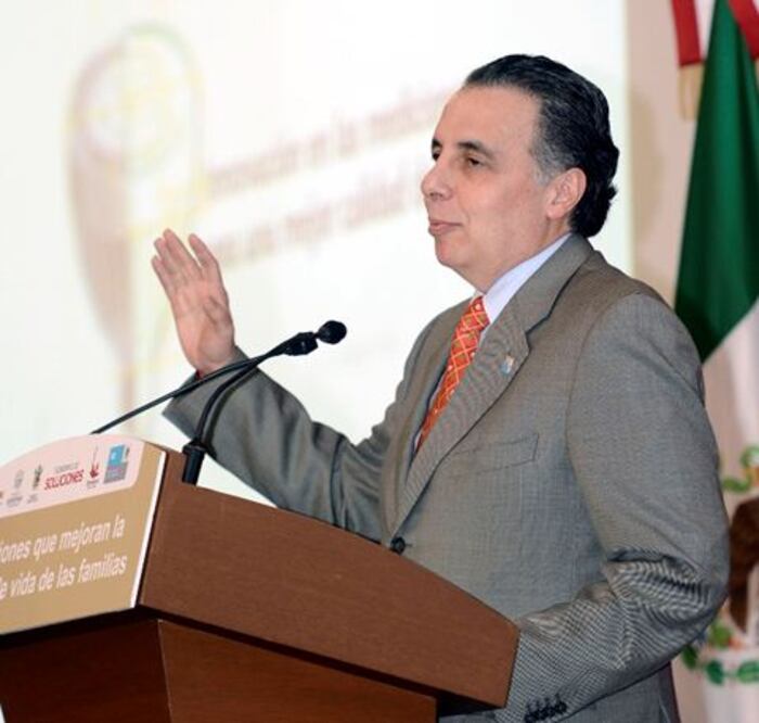 Anuncian inversión para granjas avícolas