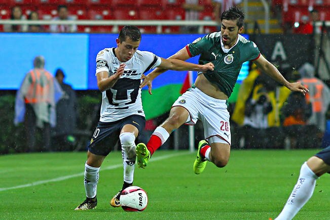 Chivas se complica