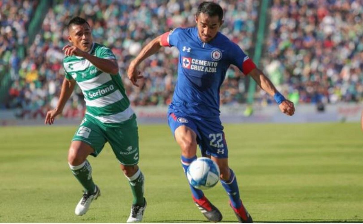 Cruz Azul salva el invicto ante Santos