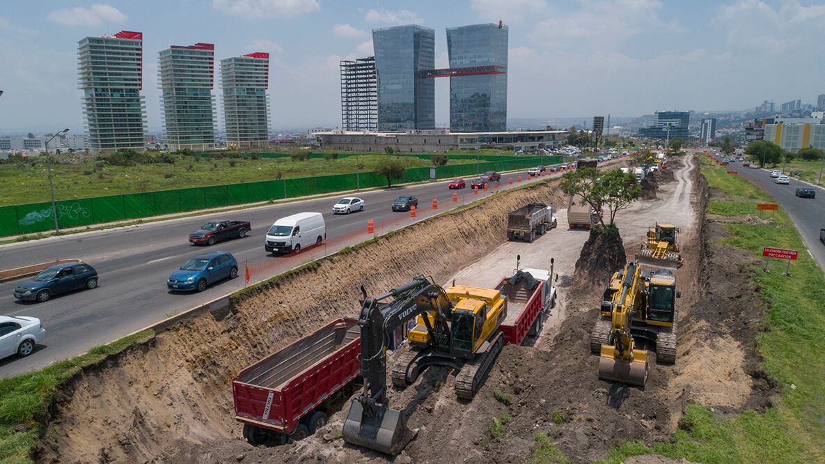 Las obras en Bernardo Quintana llevan dos semanas. Foto: Especial