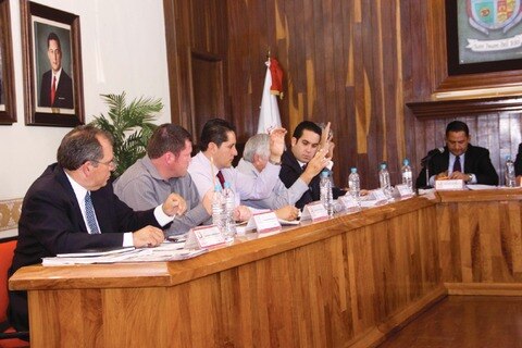 Piden participar en comisiones