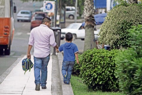 Trabajan más hombres desde o en casa: STPS
