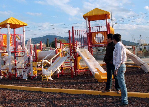 Supervisa obras de infraestructura en TX