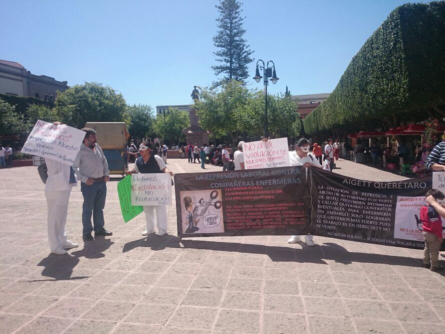 Se manifiesta grupo de enfermeras