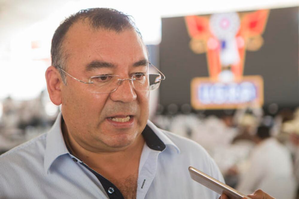 El dirigente del sol azteca en el estado, Adolfo Camacho Esquivel, dijo que el Frente Amplio Democrático busca convertirse en una alianza total. (DEMIAN CHÁVEZ. EL UNIVERSAL)