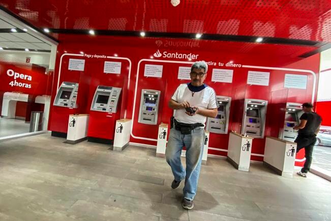 #Crónica | Falla en sistema de Santander desquicia a cientos de usuarios