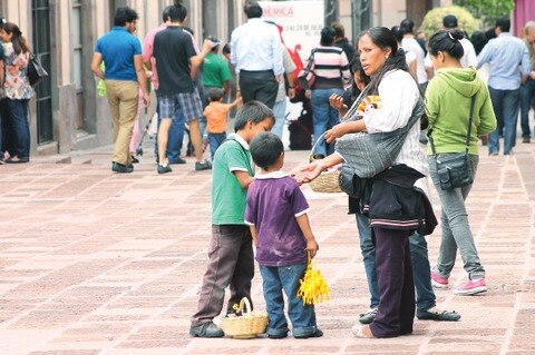 Desciende pobreza en entidad: Coneval