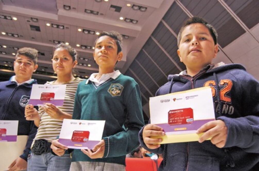 Prevén sumar 25 mdp destinados para becas