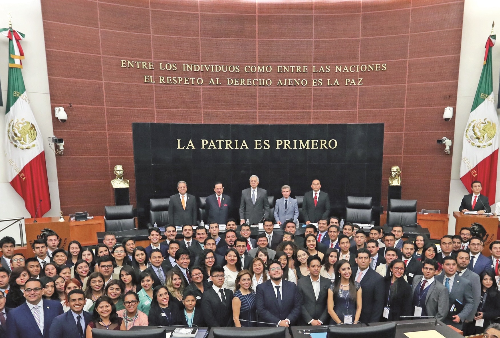 Ealy Ortiz urge a recuperar confianza en instituciones