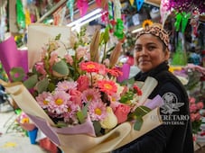El amor florece en los mercados de Querétaro rumbo a San Valentín
