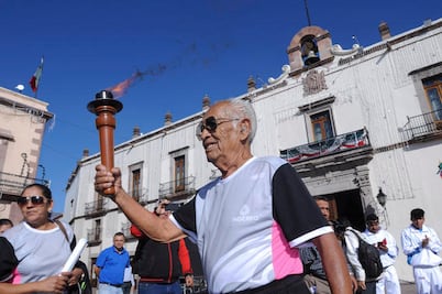 Participan en tradicional carrera por la libertad