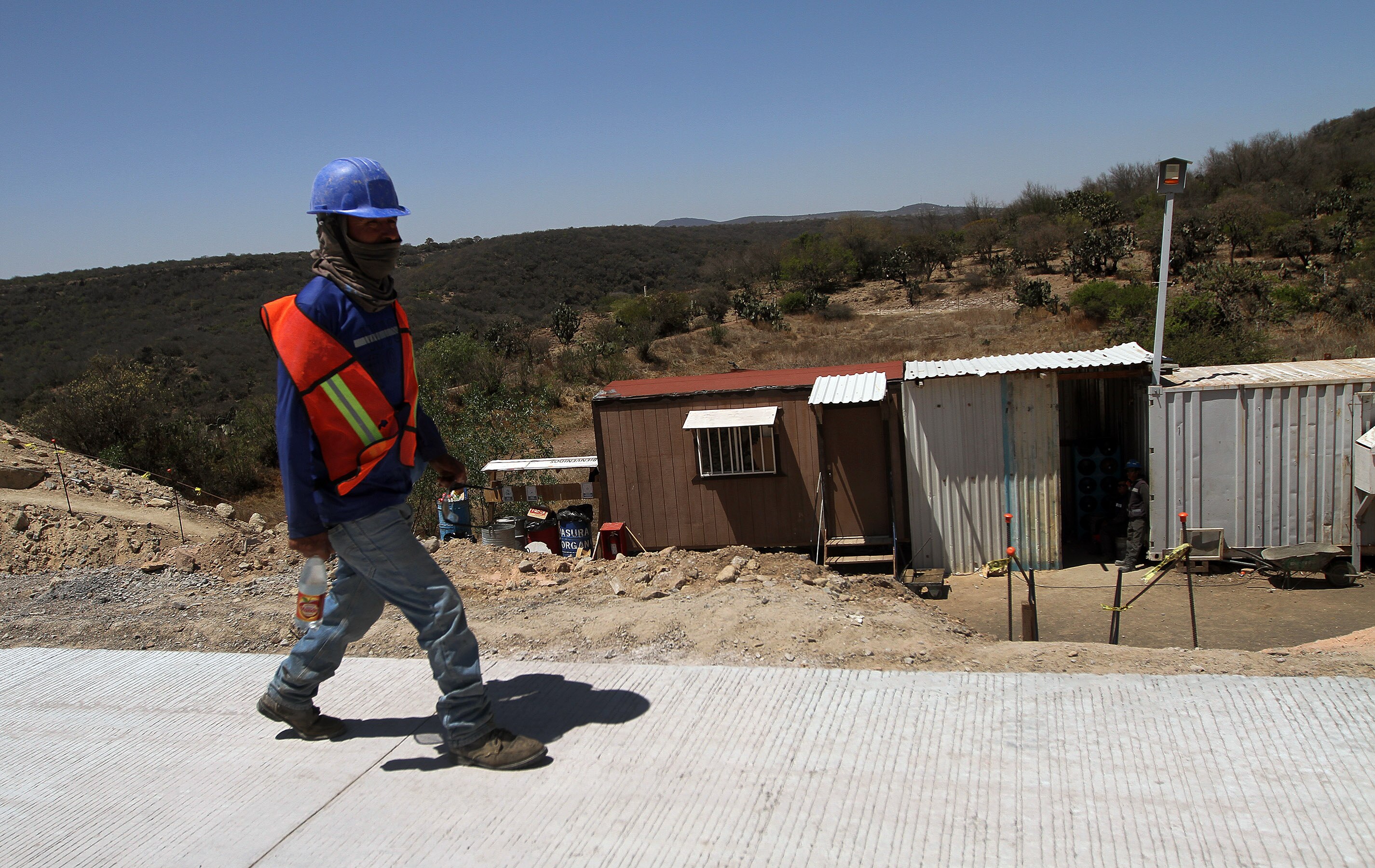 “Hay que buscarle para llevar el pan”