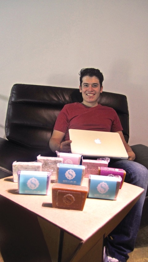 Posicionan marca de jabones artesanales